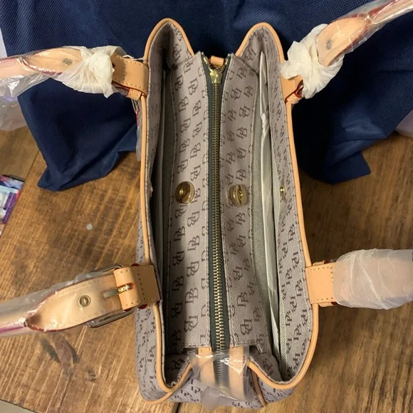 BNWT Dooney & Bourke Buckle Satchel 👜 Authentic Rare - Picture 6 of 10